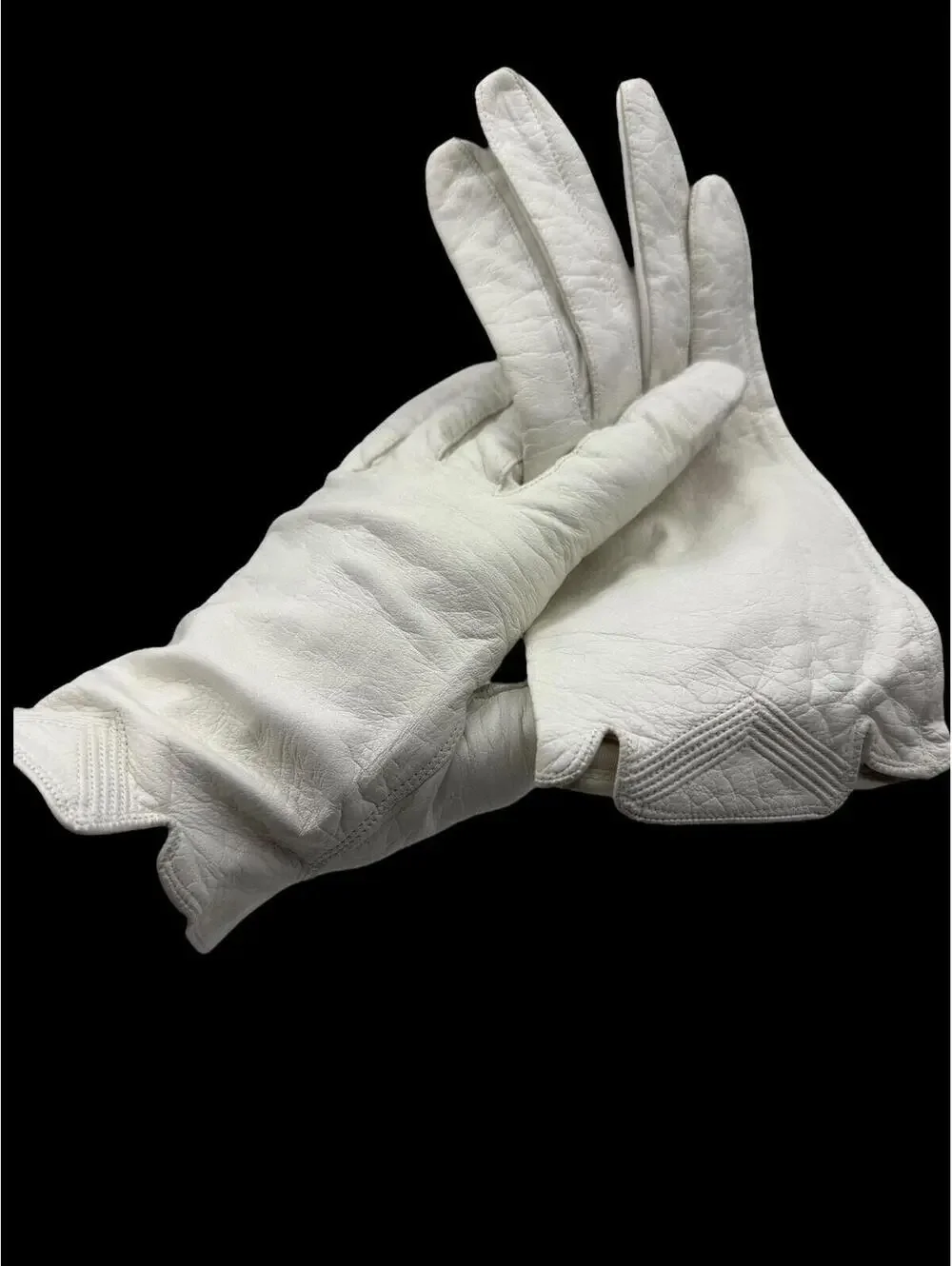 Vintage 1950s 1960s Aris Kid White Leather Gloves, Wrist Shortie Length Cocktail